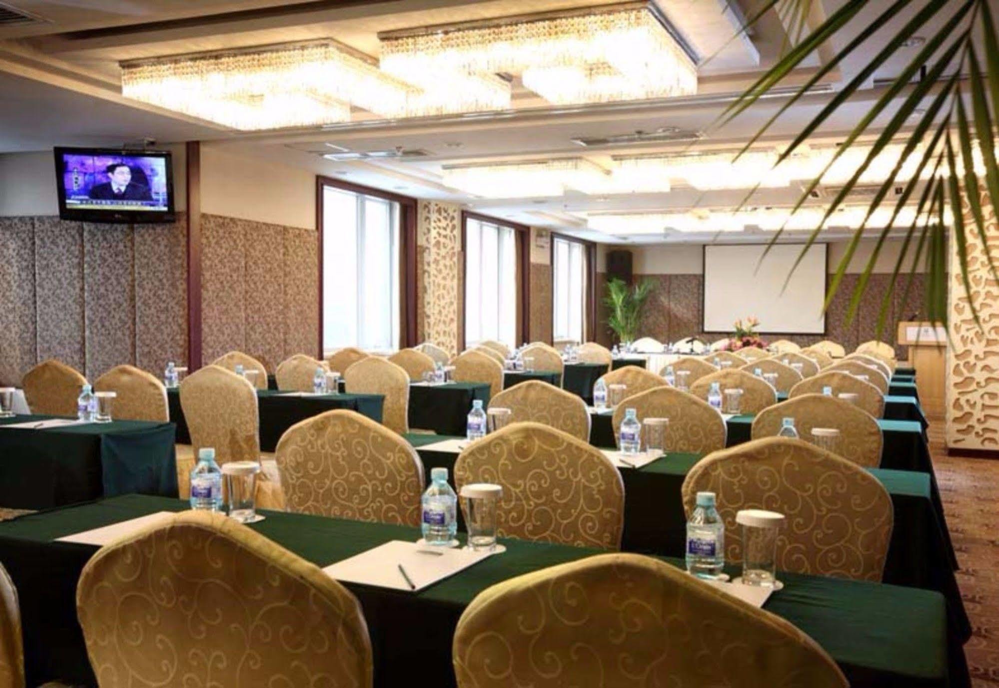 Holiday Inn Beijing Downtown Esterno foto
