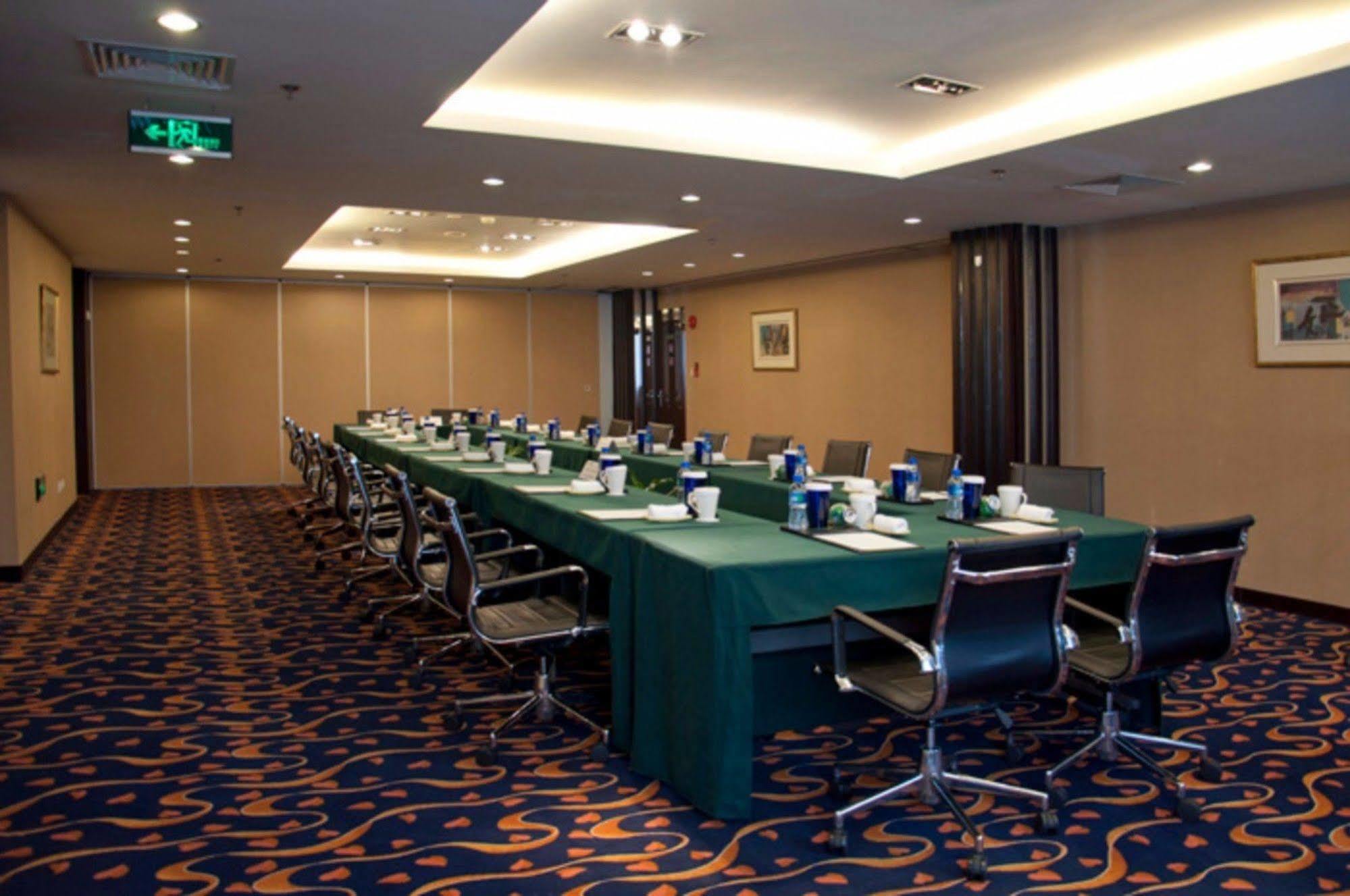 Holiday Inn Beijing Downtown Esterno foto